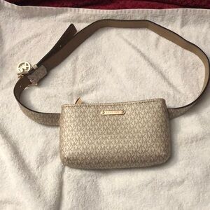 Michael kors adjustable belt bag (Fanny pack)